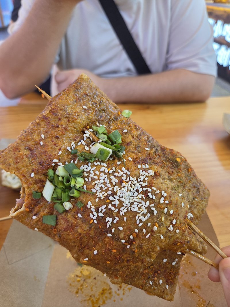 Tofu grelhado na brasa com temperos de Sichuan