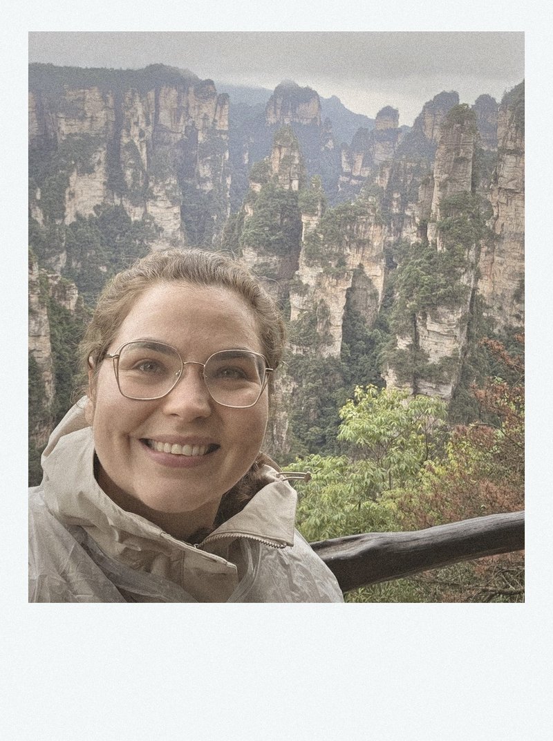 Lizia Tofeti explorando a natureza na China