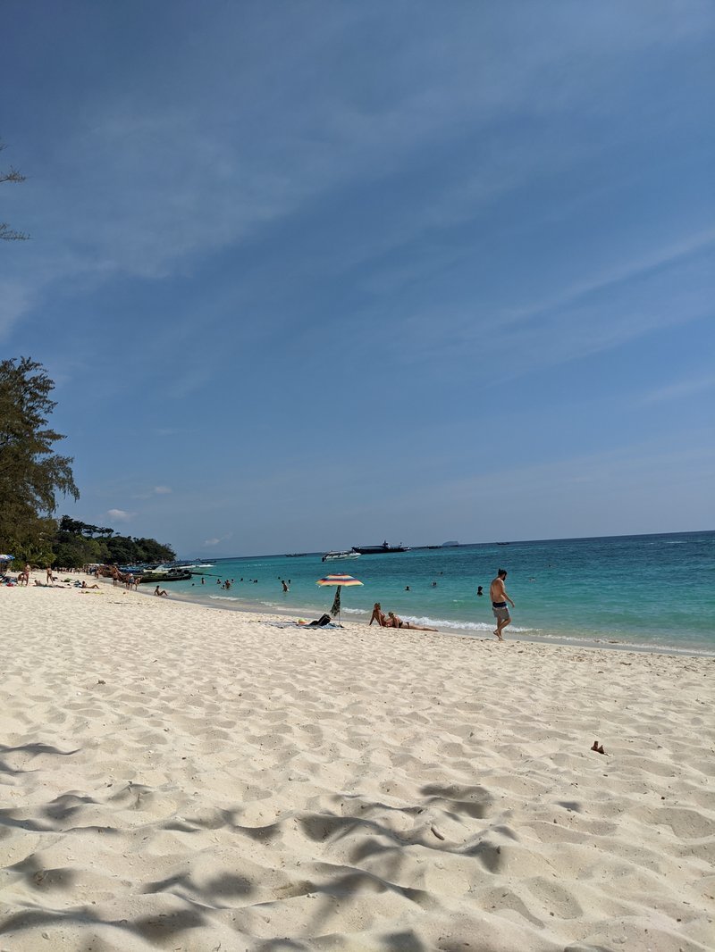 Praia isolada em Phi Phi