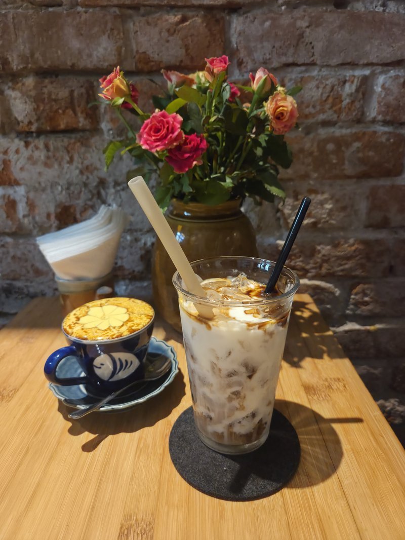 Egg coffee e café com yogurte em Hanói